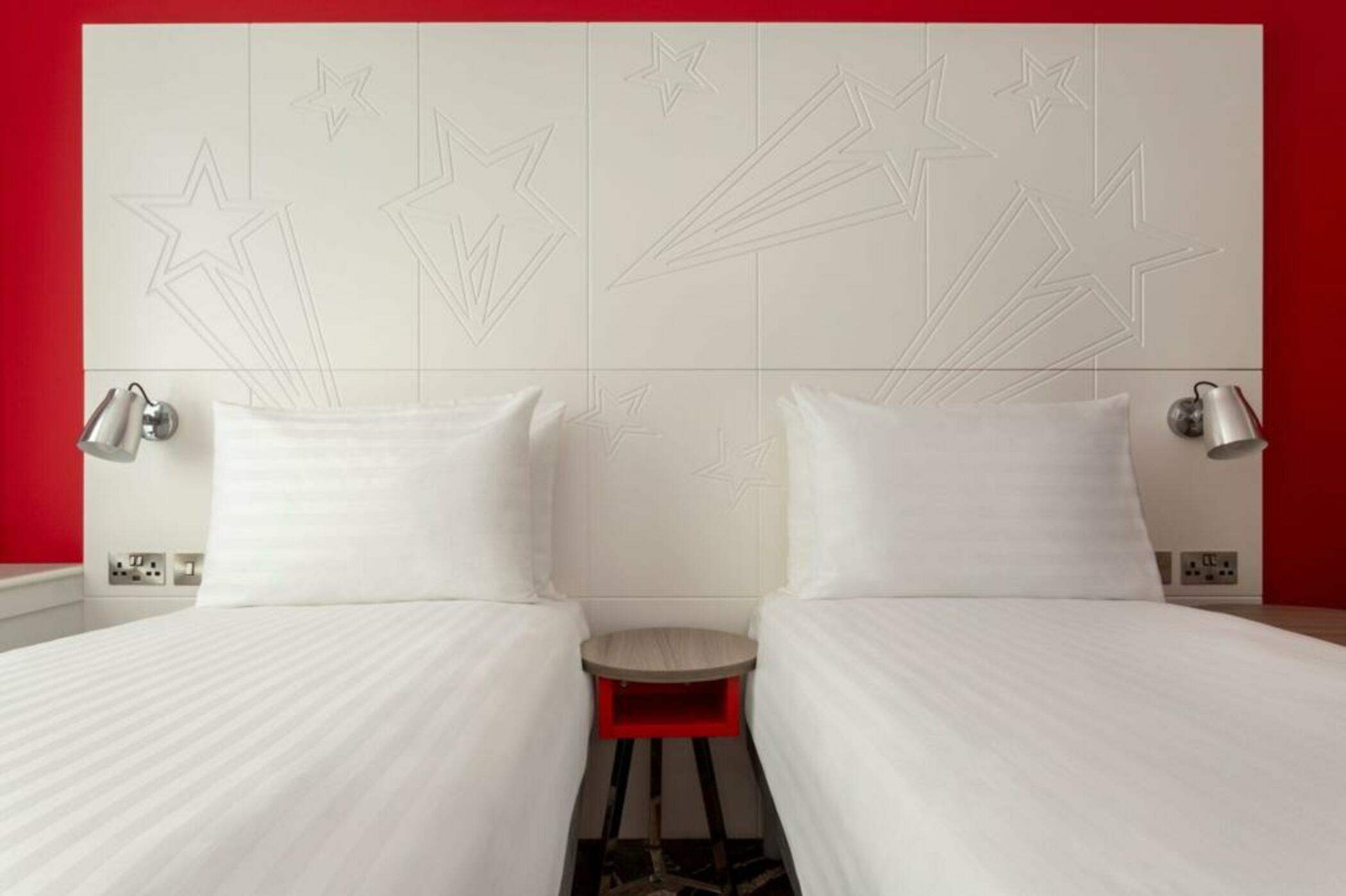 Ibis Styles Glasgow Central Bagian luar foto