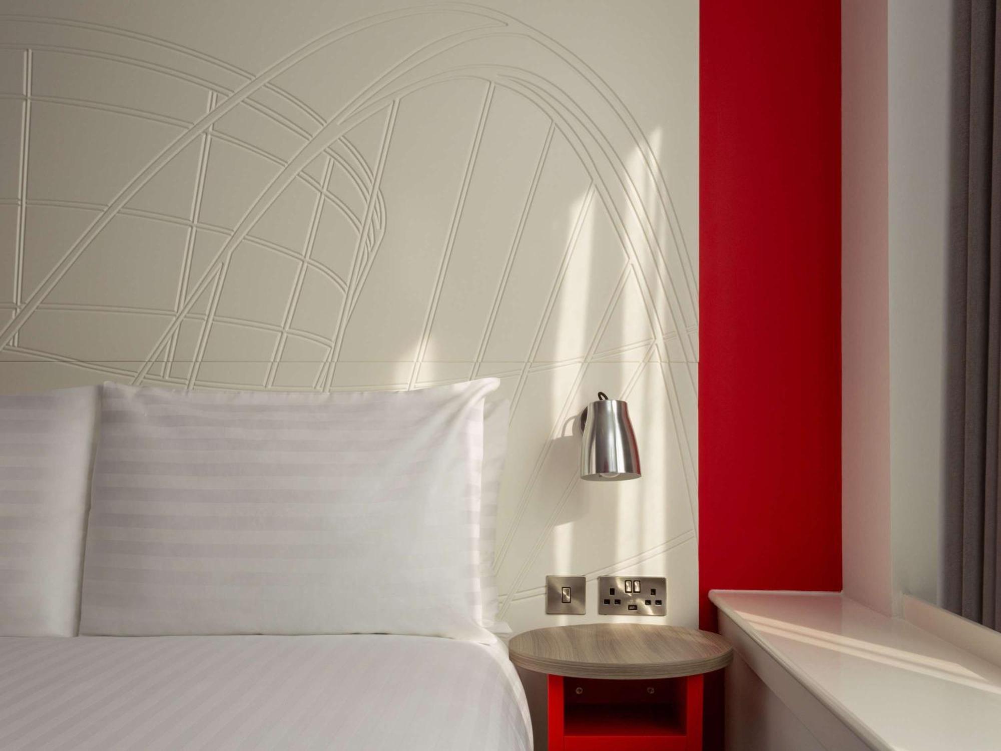 Ibis Styles Glasgow Central Bagian luar foto