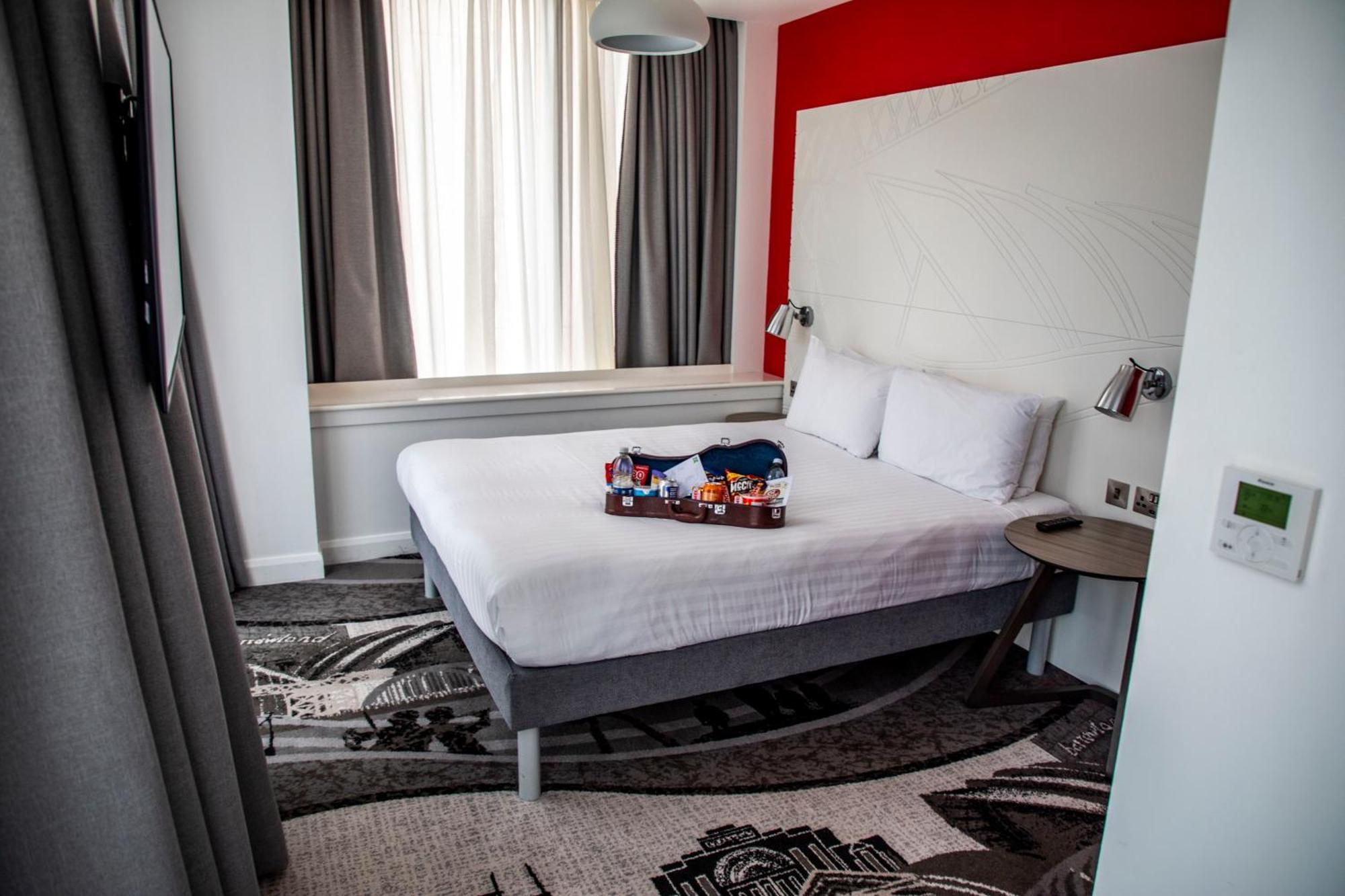 Ibis Styles Glasgow Central Bagian luar foto